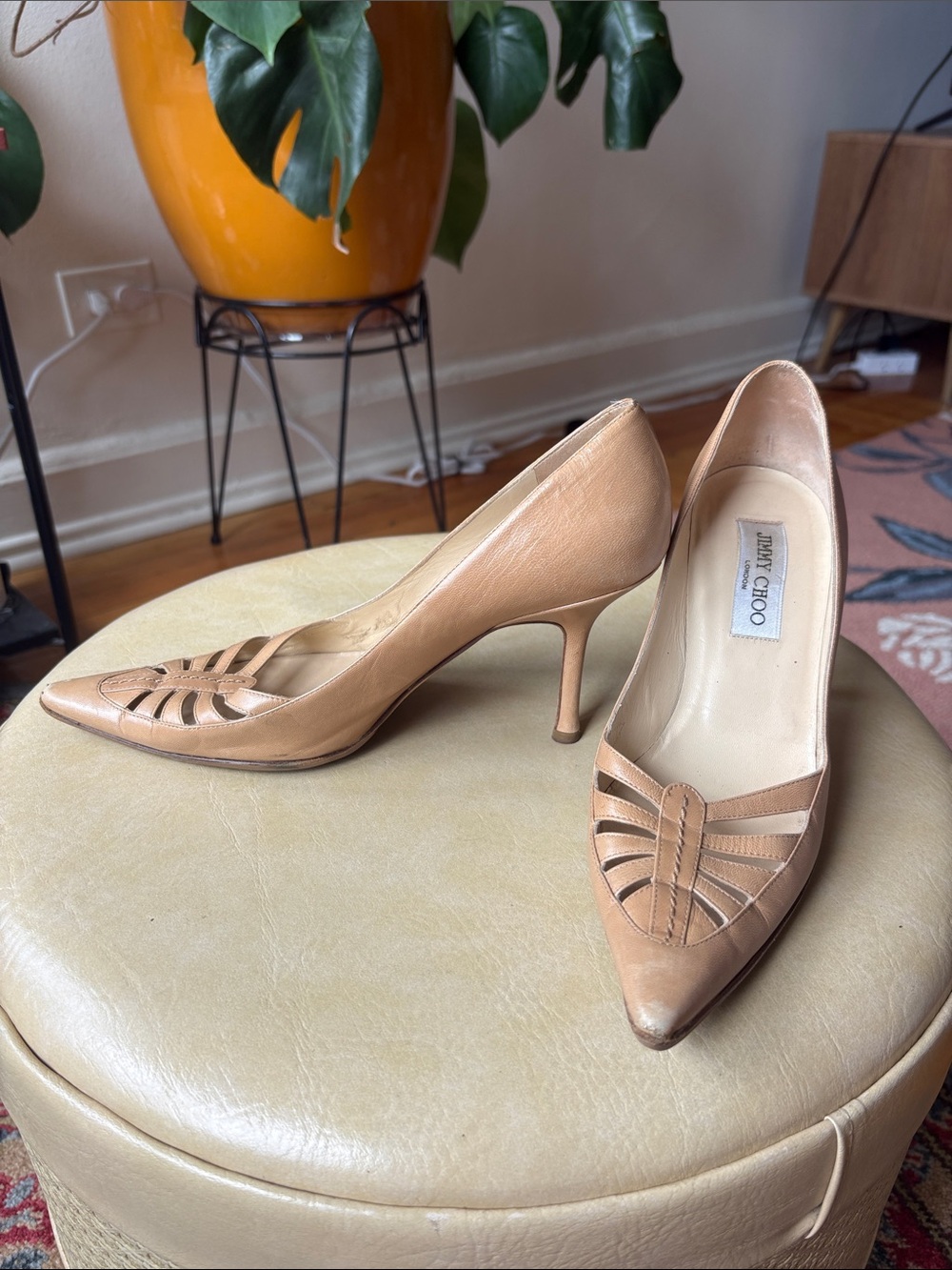 JIMMY CHOO Nude Leather Pump Heels With Cutouts Pointy Toe